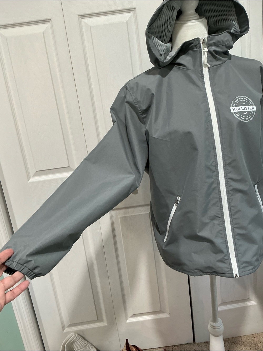 🤎 Hollister Gray Windbreaker Jacket Full Zip - XL (01025) - Picture 2 of 5